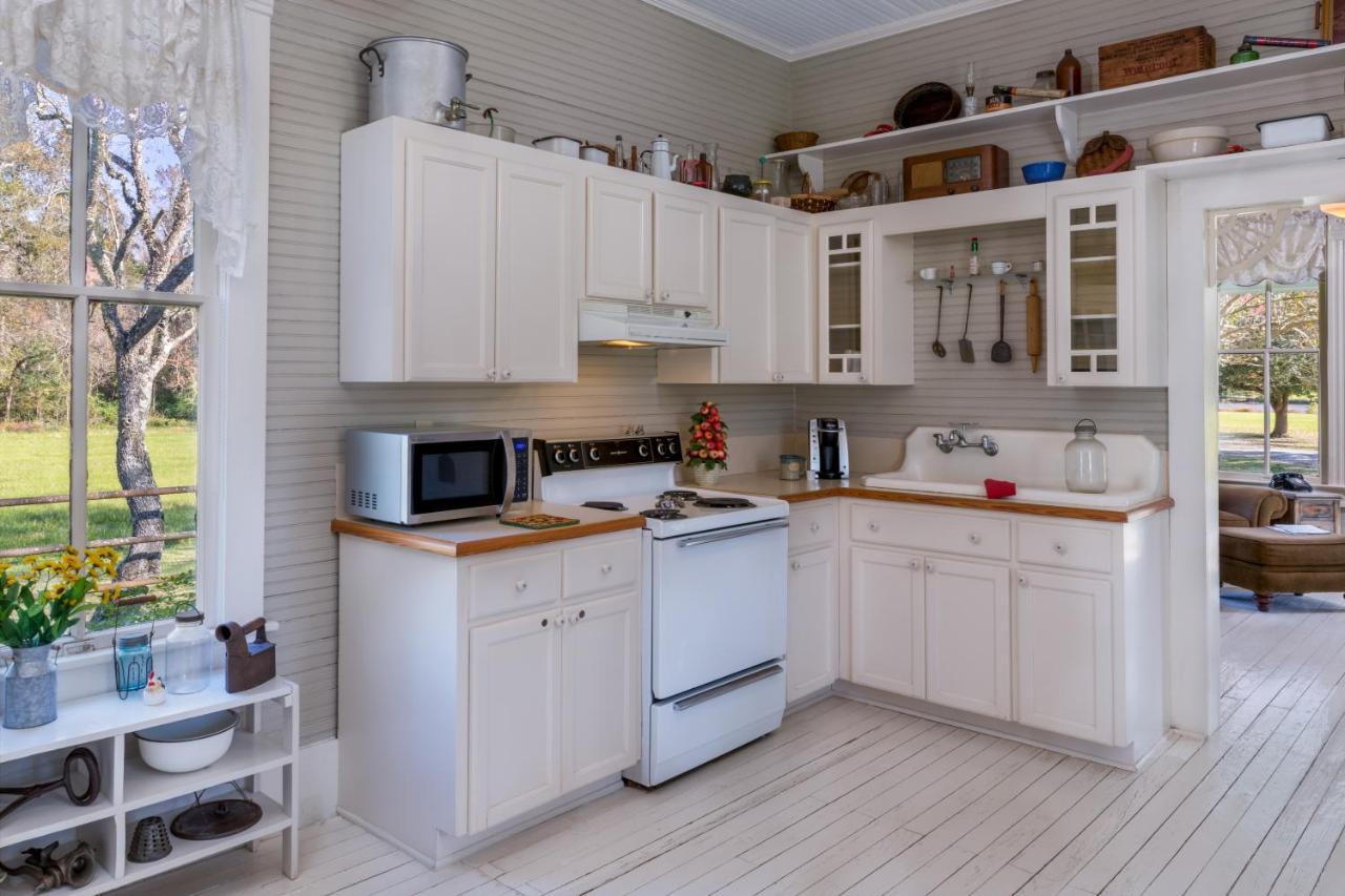 Maison D'Memoire Bed & Breakfast Cottages Rayne Екстер'єр фото